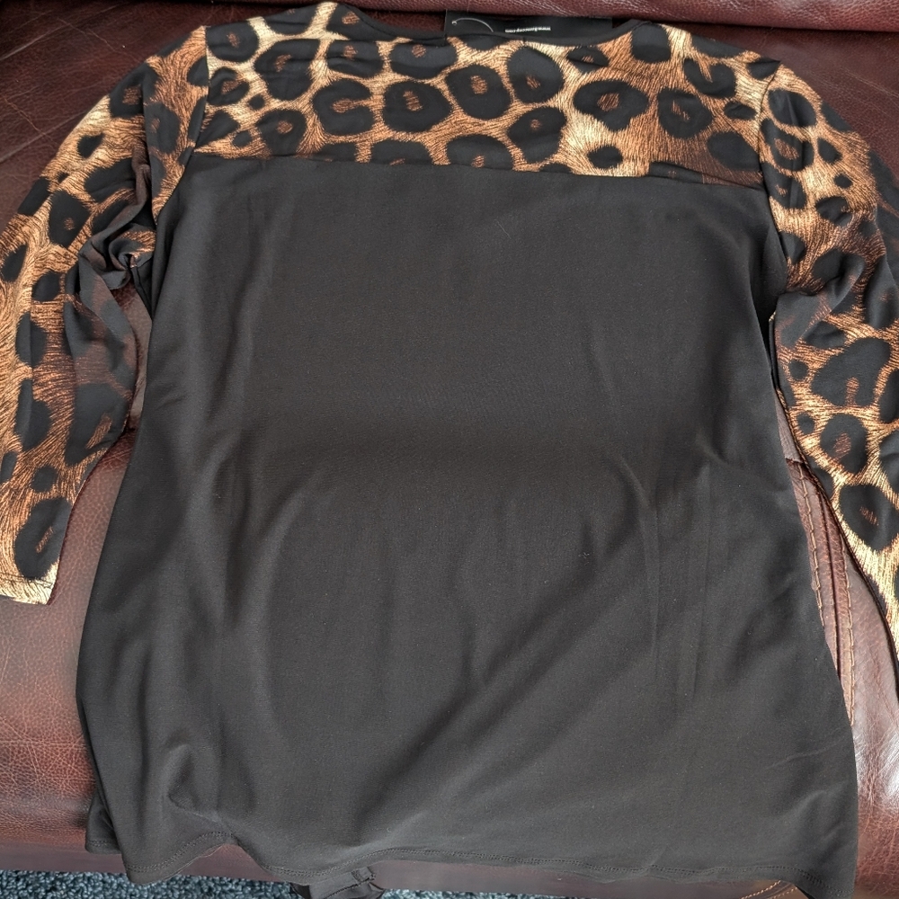 Liz McCoy Black & Animal Print Top (NWT) ☘️ 3 for $33 ☘️ - Picture 2 of 7